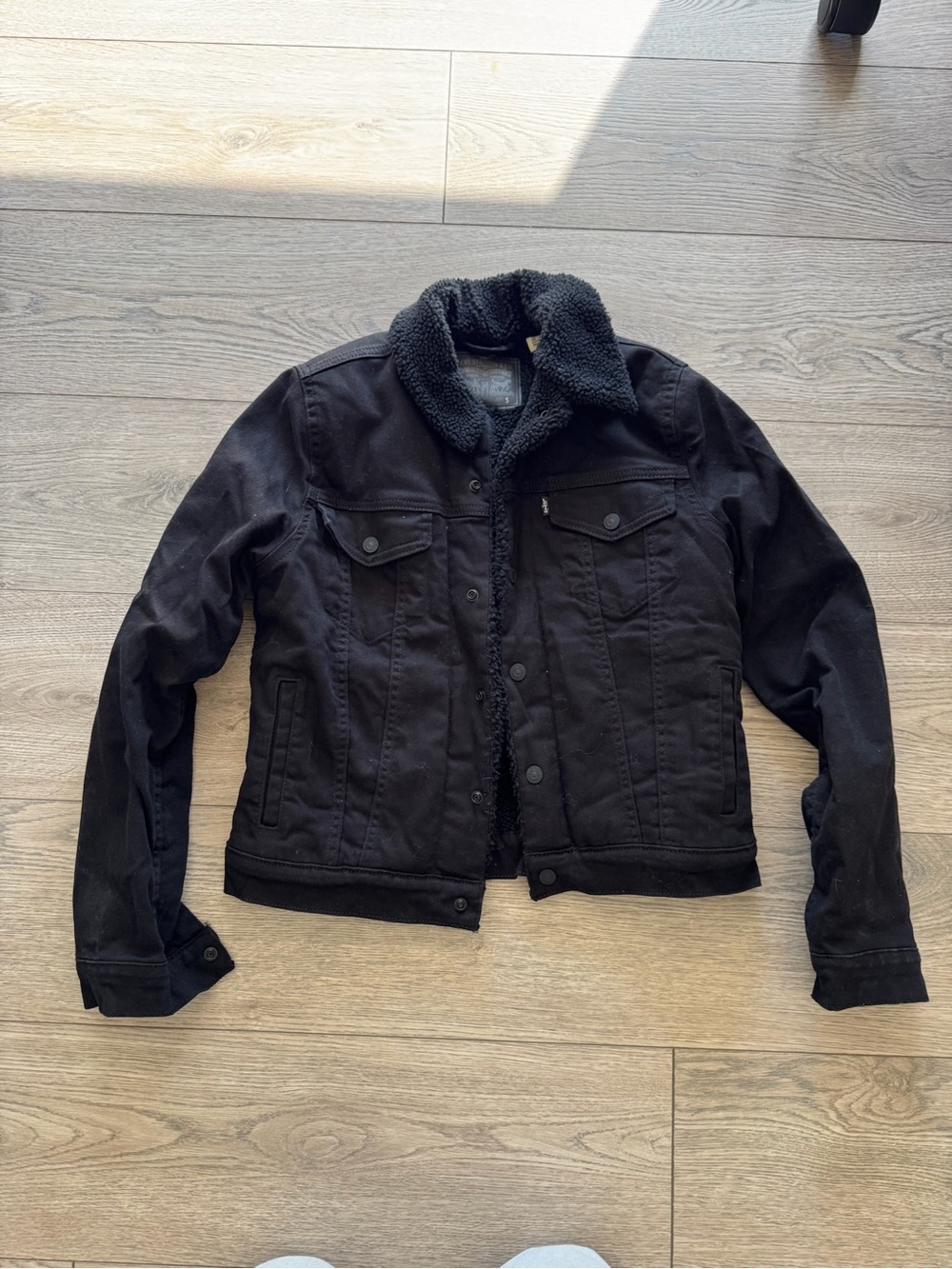 Women’s Black Sherpa-Lined Levi’s Jacket